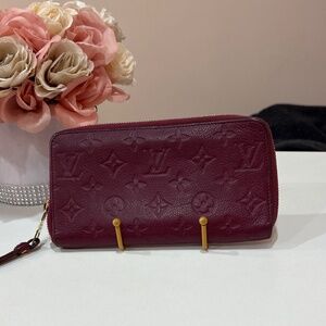 LV zipper wallet